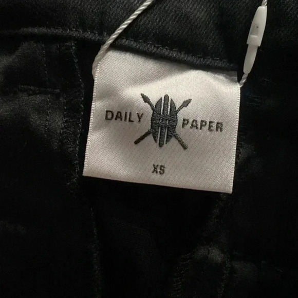 Daily Paper
logo patch cargo trousers - Picture 6 of 12